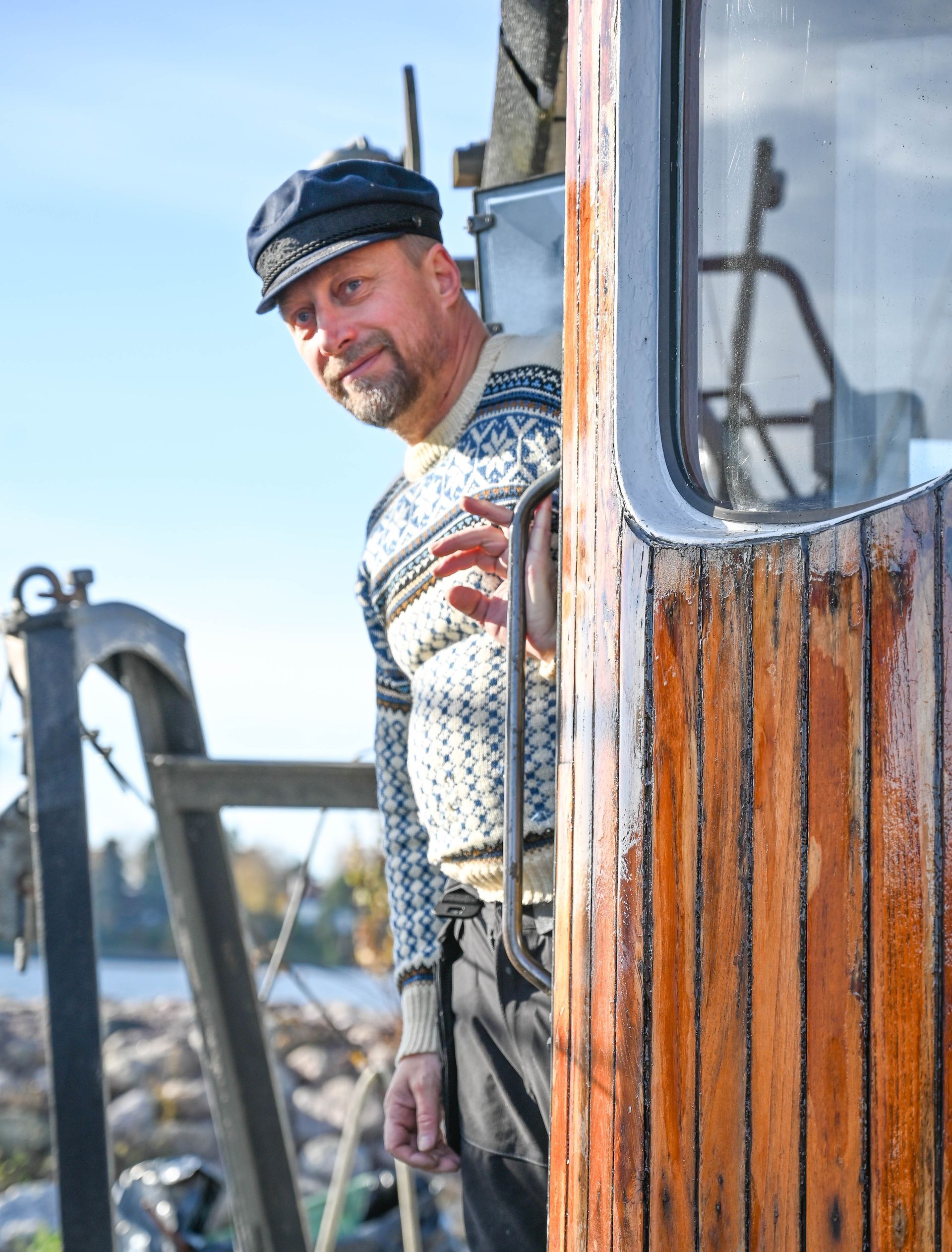 saunalautta Helsinki, Helsingin saunalautta, saunalautta vuokraus, saunavene Helsinki, saunalaiva Helsinki