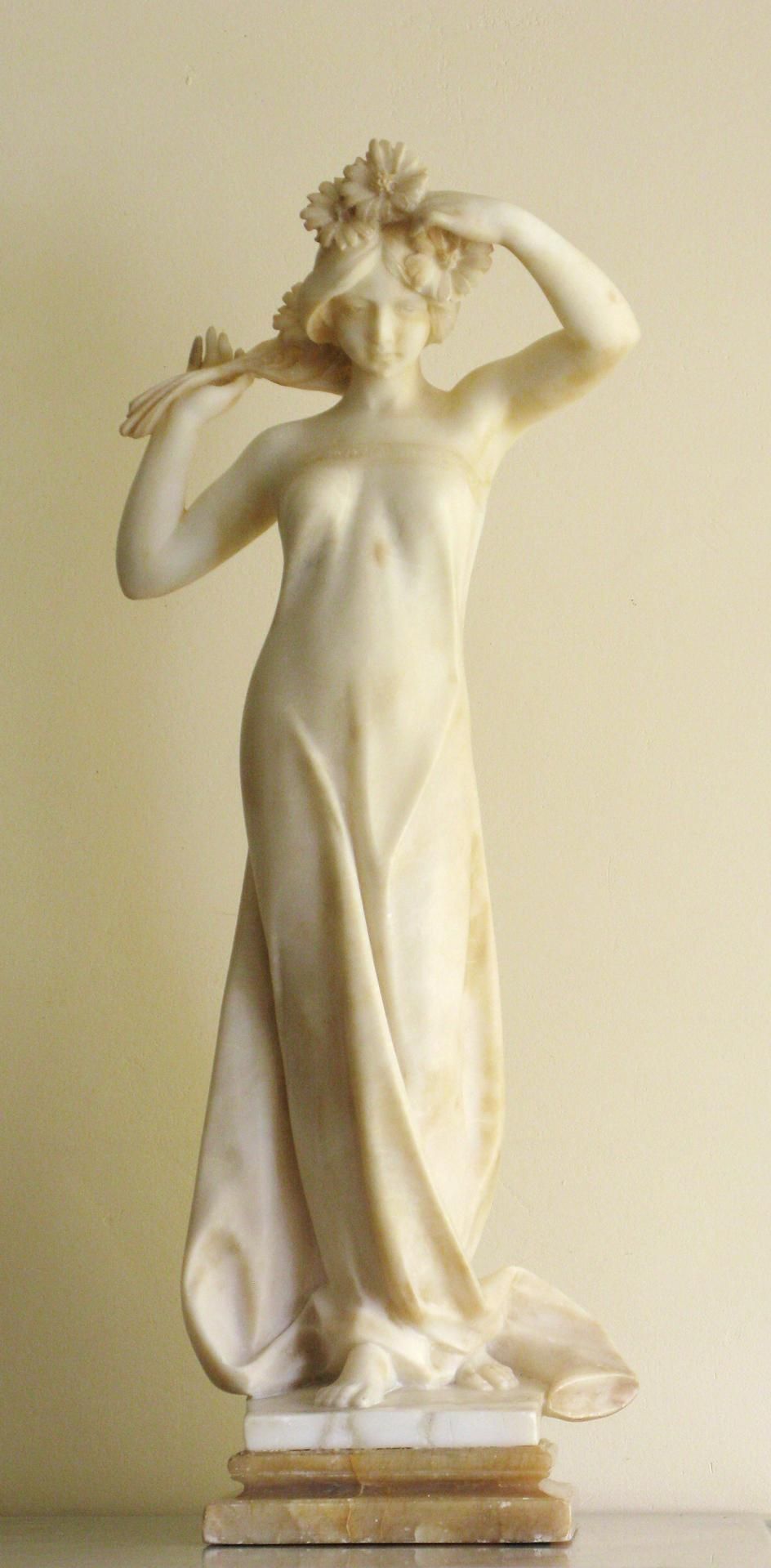 Statue de silhouette de femme