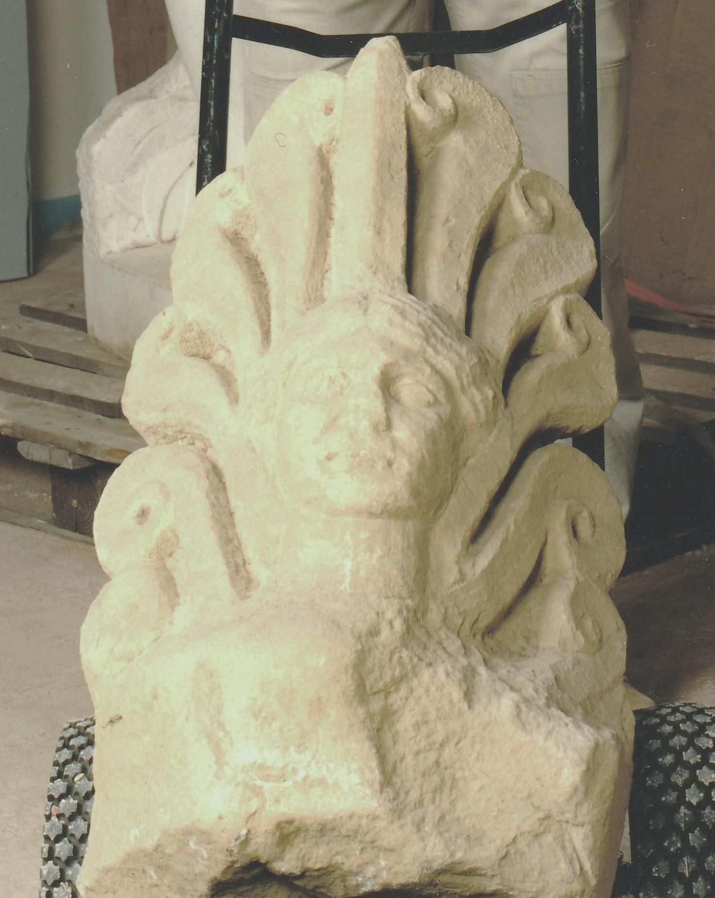 Visage dans une pierre