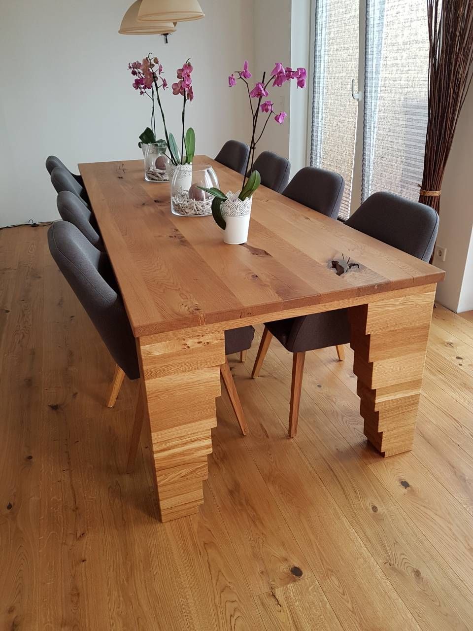 Moderner Holztisch vom Schreiner