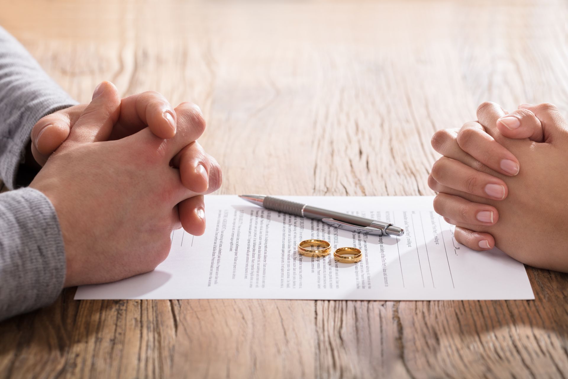 Feuille de divorce et alliances