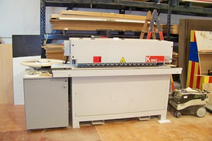 Una máquina que tiene la palabra kmac en ella