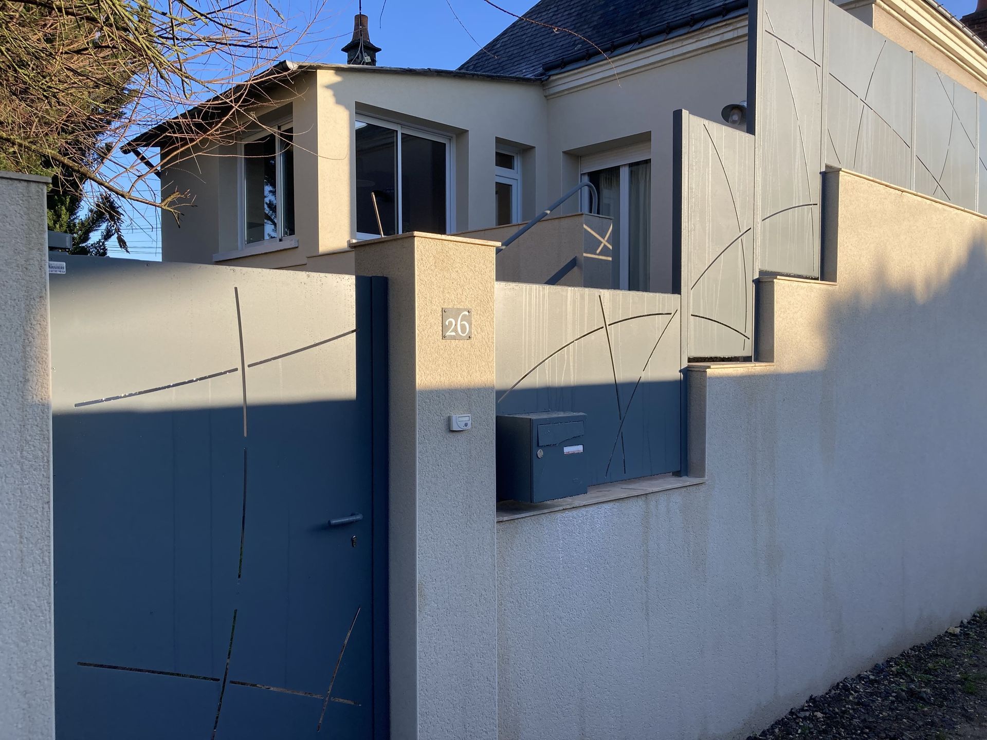 Portillon et clôture en escalier
