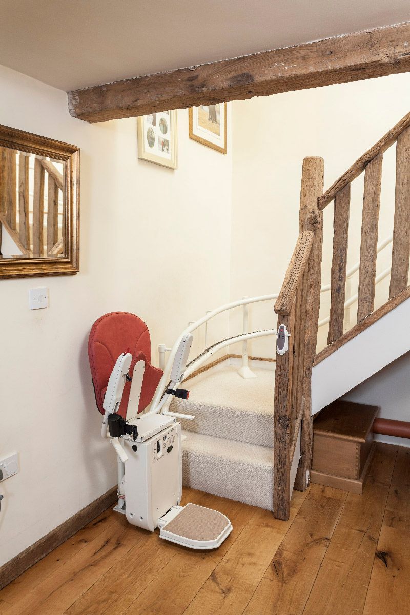 monte escalier rouge