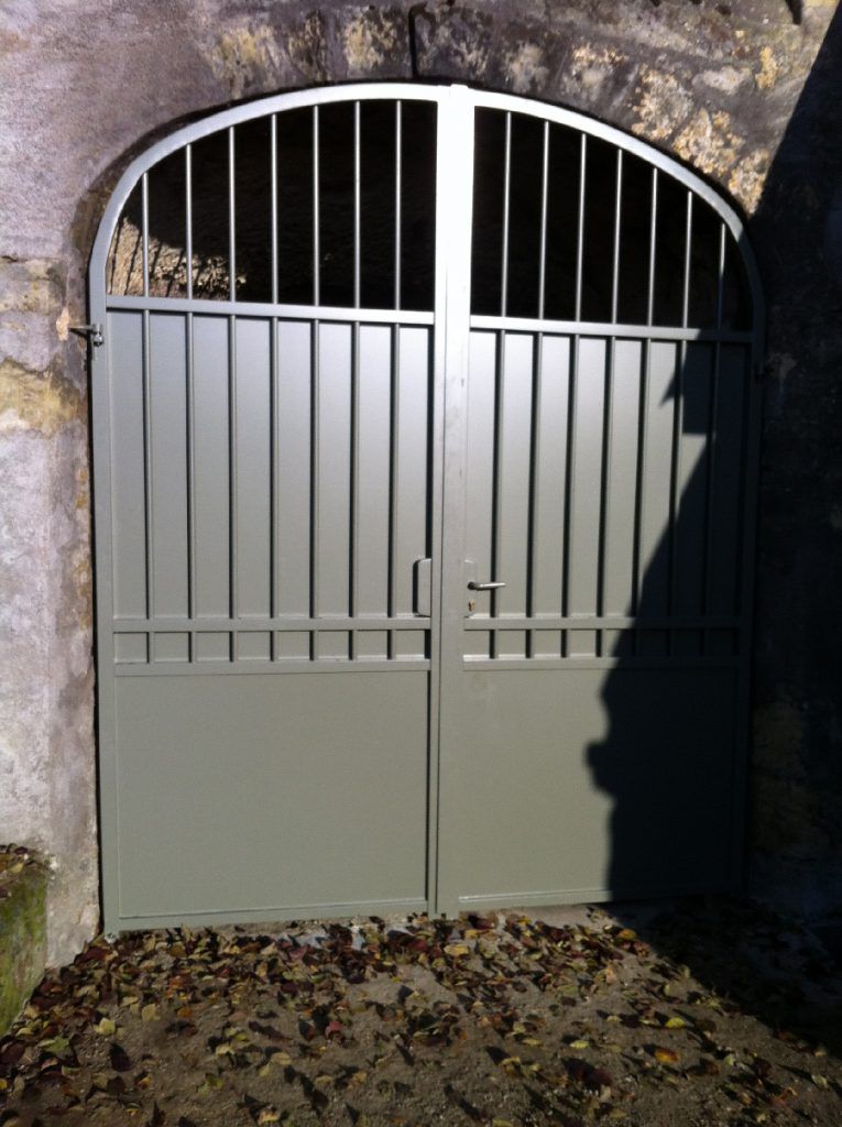 Portail arrondi en fer