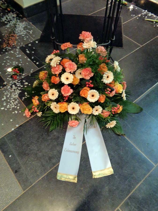 Orangenes Gesteck