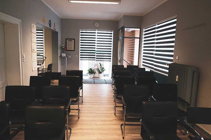 Fahrschule Bernd Escherl, Frankfurt am Main | Fahrausbildung Sommerkurse Intensivkurse ASP/ASF Seminare