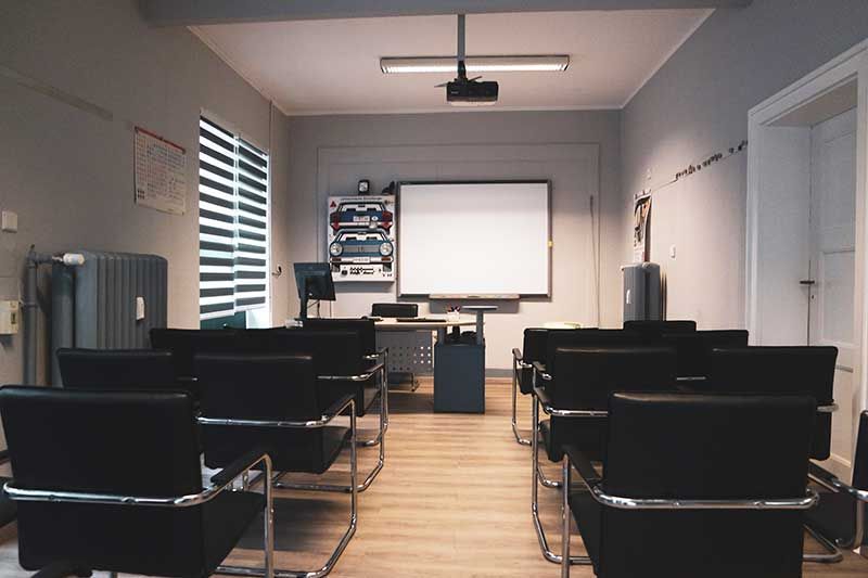 Fahrschule Bernd Escherl, Frankfurt am Main | Fahrausbildung Sommerkurse Intensivkurse ASP/ASF Seminare