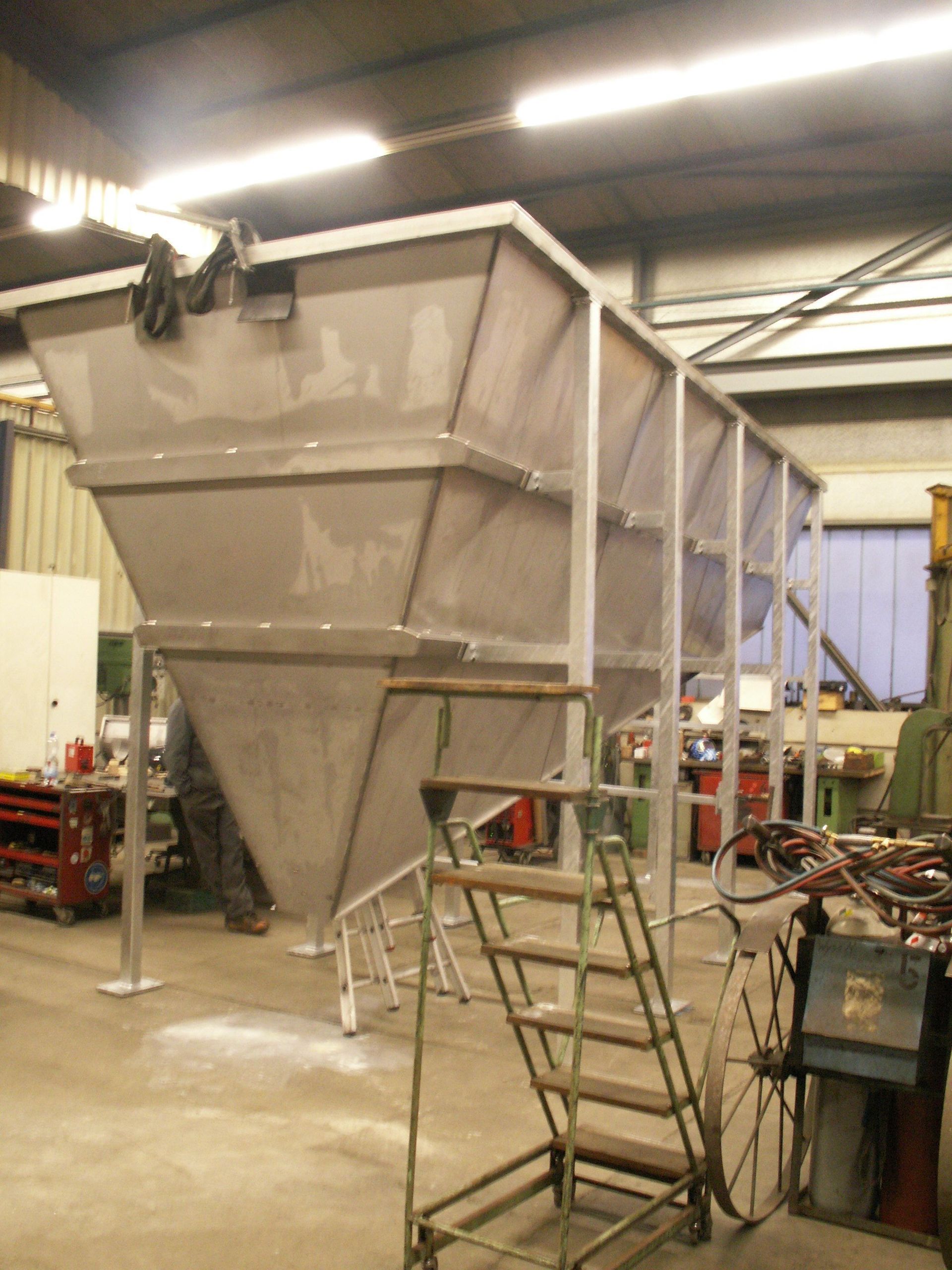 R+S Montage und Demontage AG-Container_Schlosserei