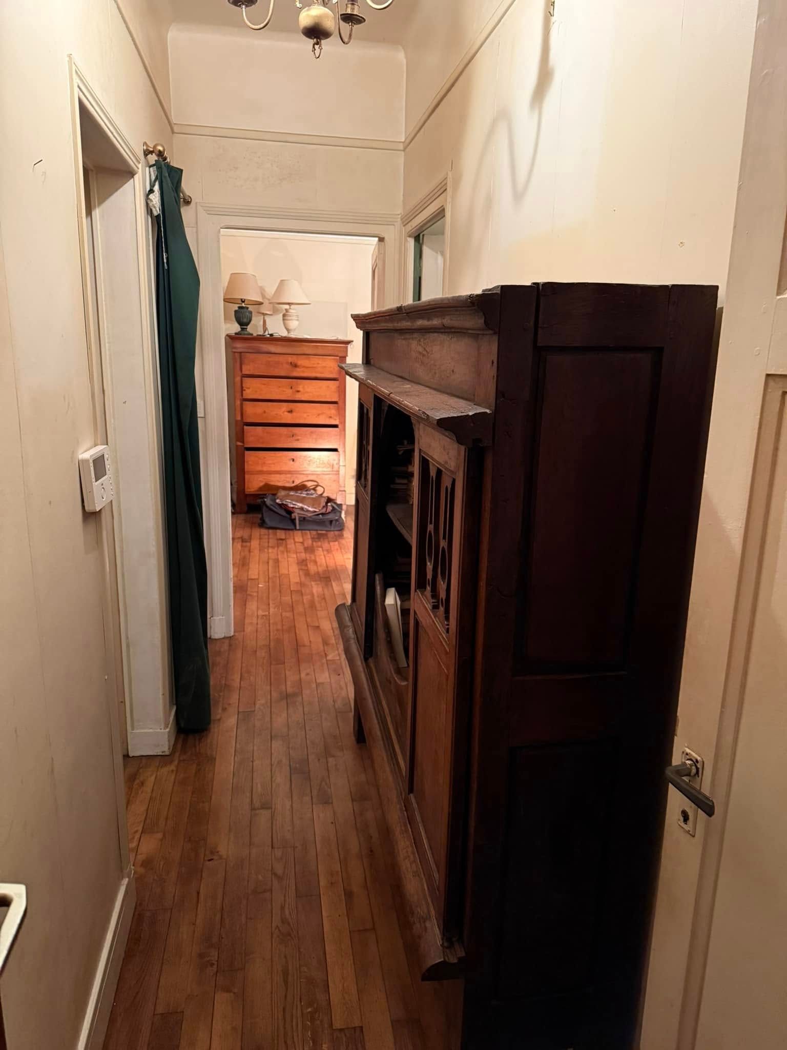 Couloir avant débarras.