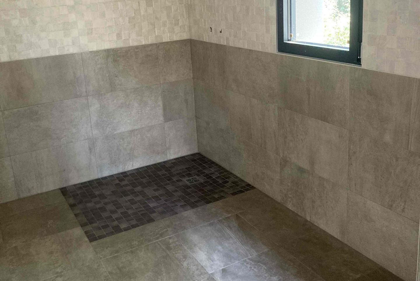 Sol de douche en dalle