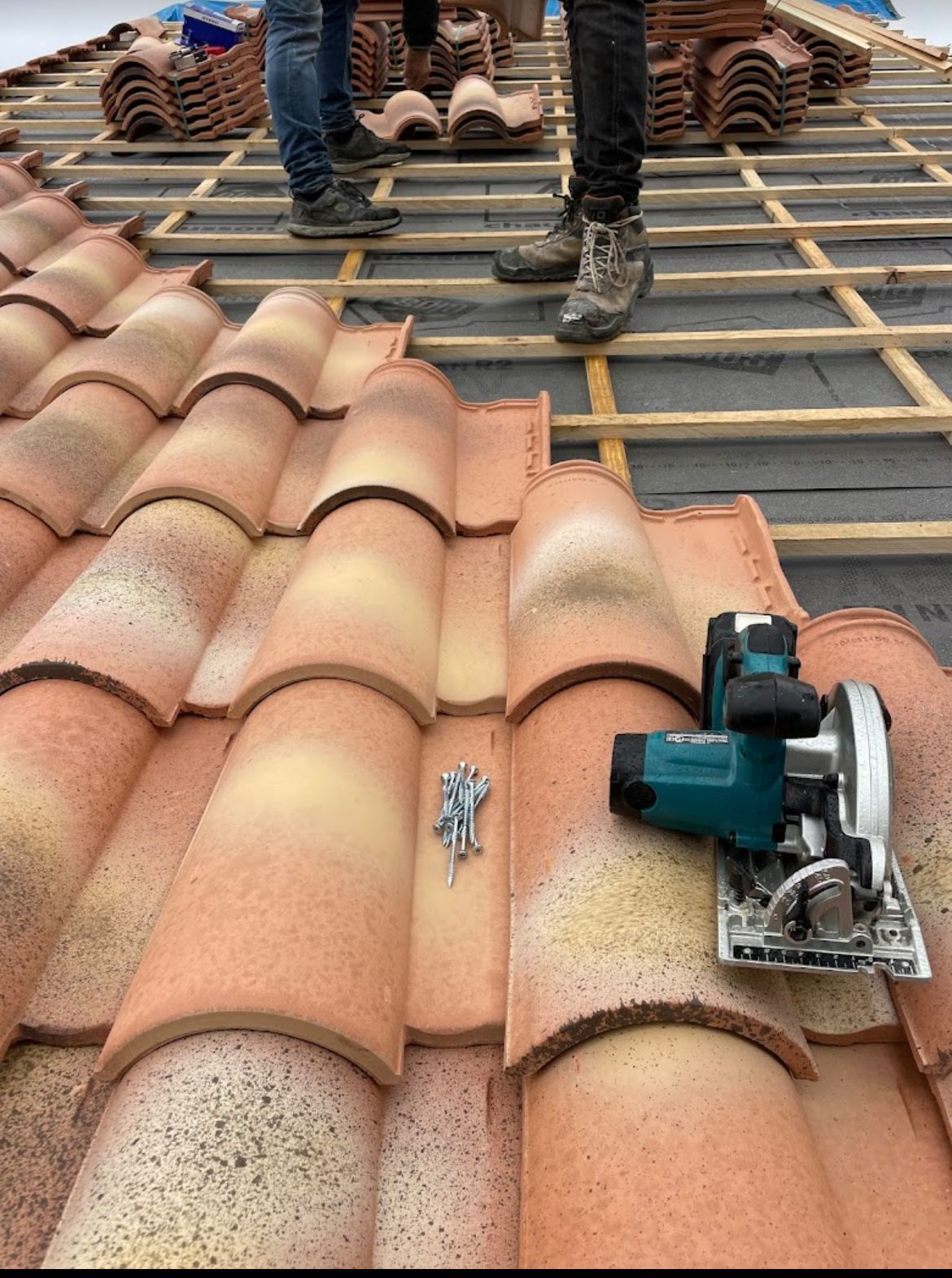 Toiture en construction ;reparation toiture sur aix en provence