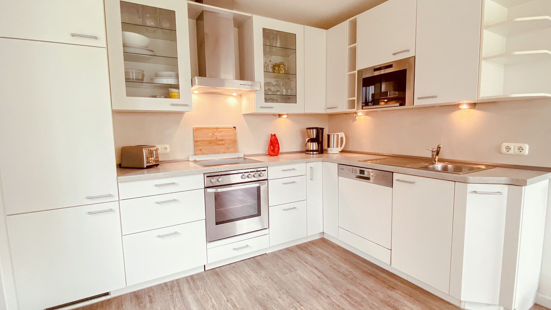 Voll ausgestattete Küche