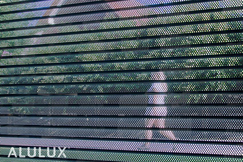 Alulux Vorbaurollladen mit Logo