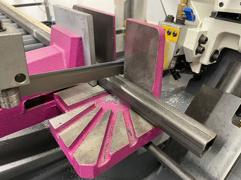 Maschine von OPTIMUM zum Zuschneiden von Metall