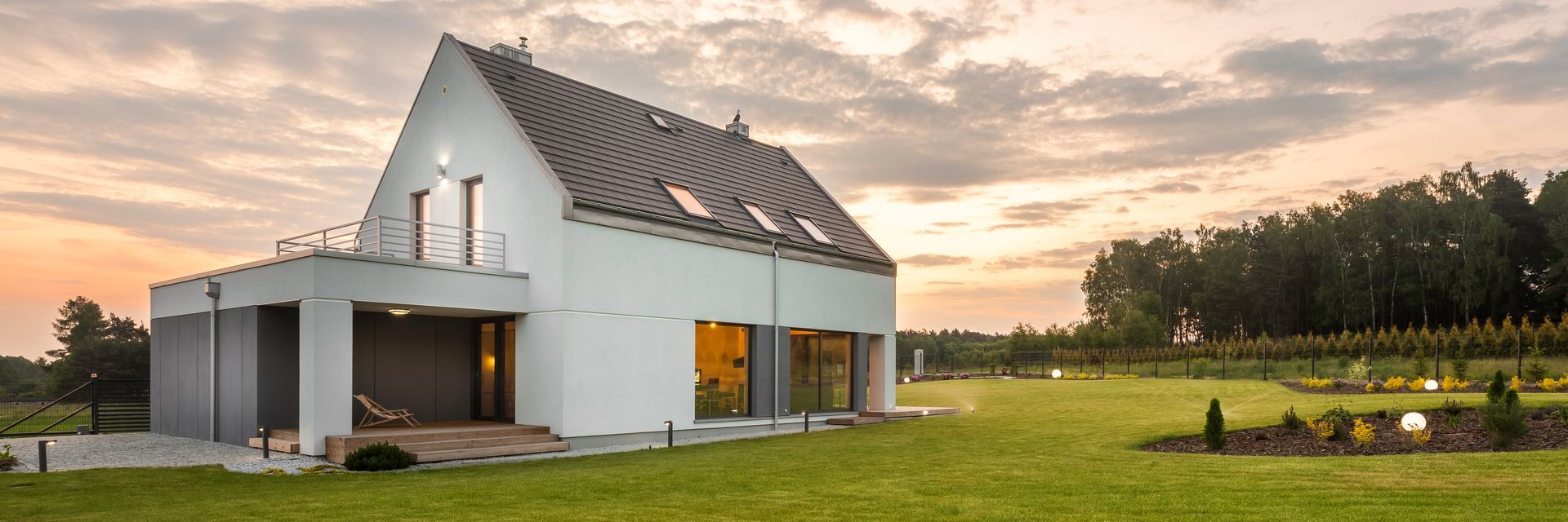 Maison au coucher du soleil