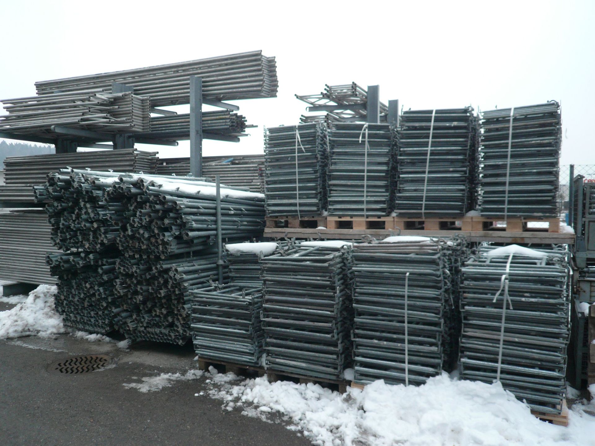 Gerüst noch nicht aufgebaut - Theo Huber AG