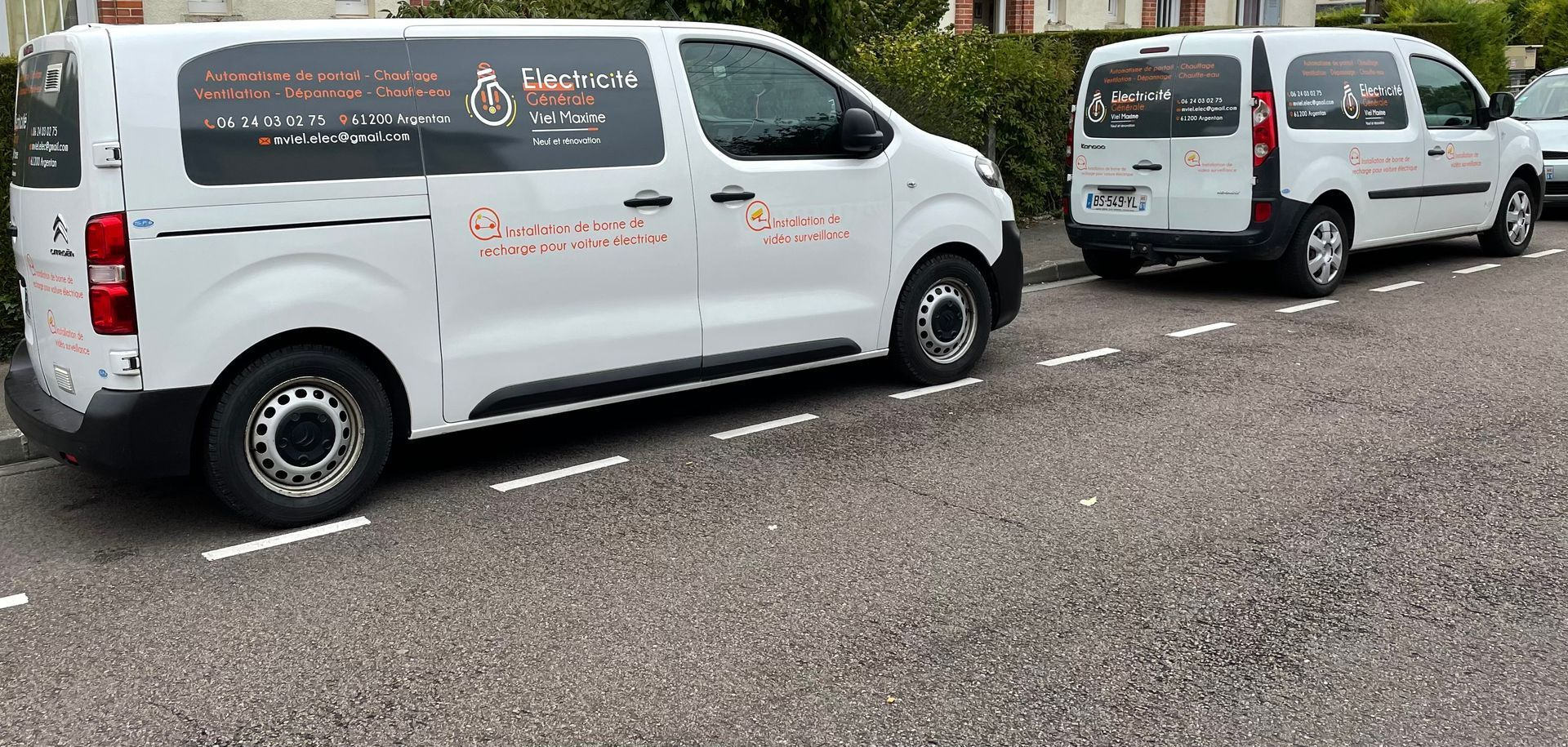 Des véhicules blancs de Viel Maxime