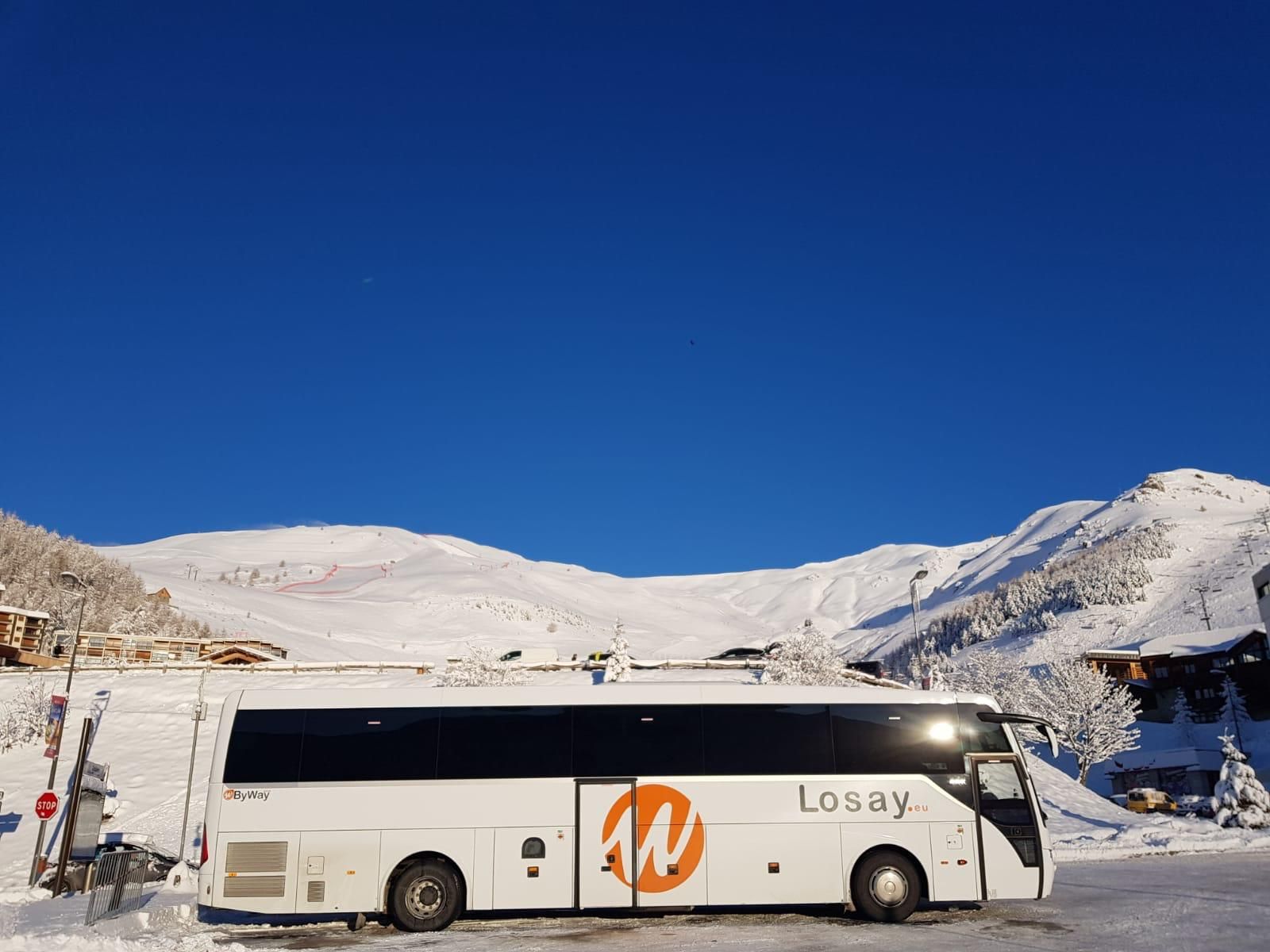 Photo de profil d'un autocar Losay Voyages à la neige