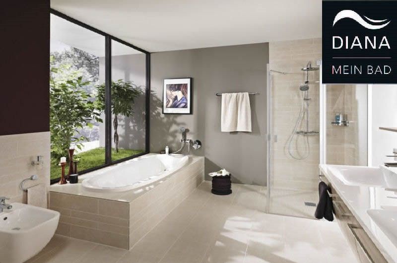 Sanitärinstallationen | In einem Bad steht eine Badewanne
