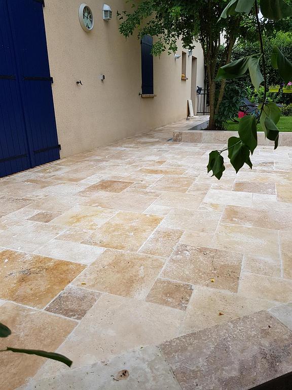 Terrasse avec carrelage