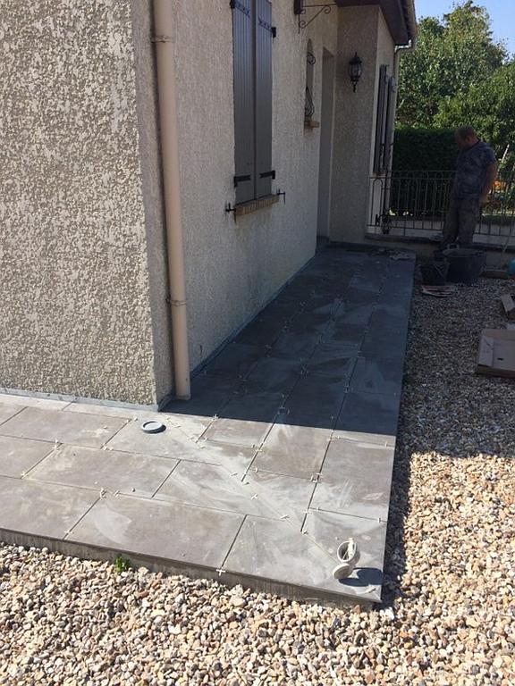 Contour de maison sans carrelage