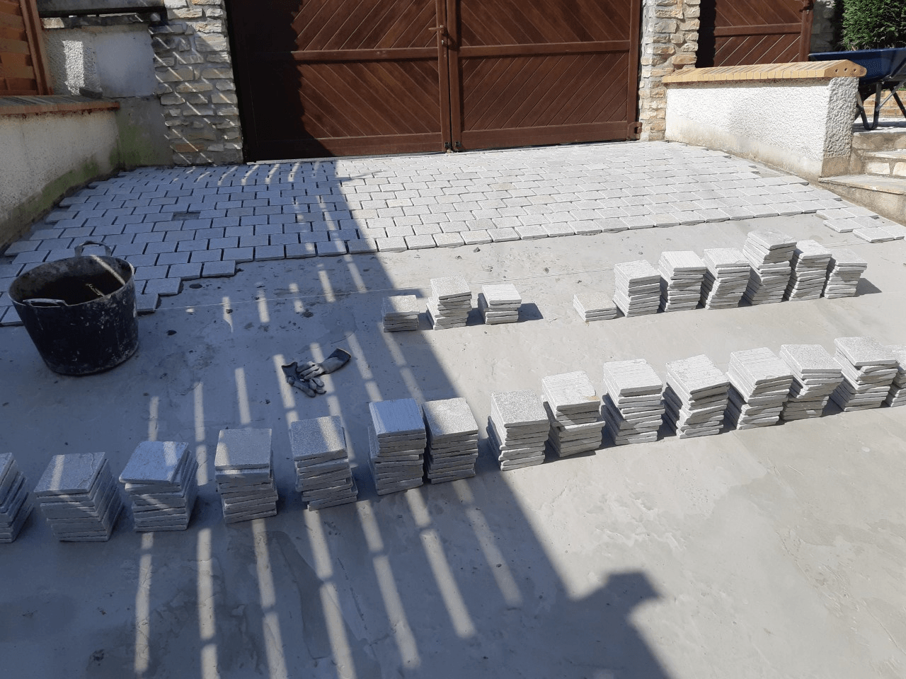 Pose de pavés en cours