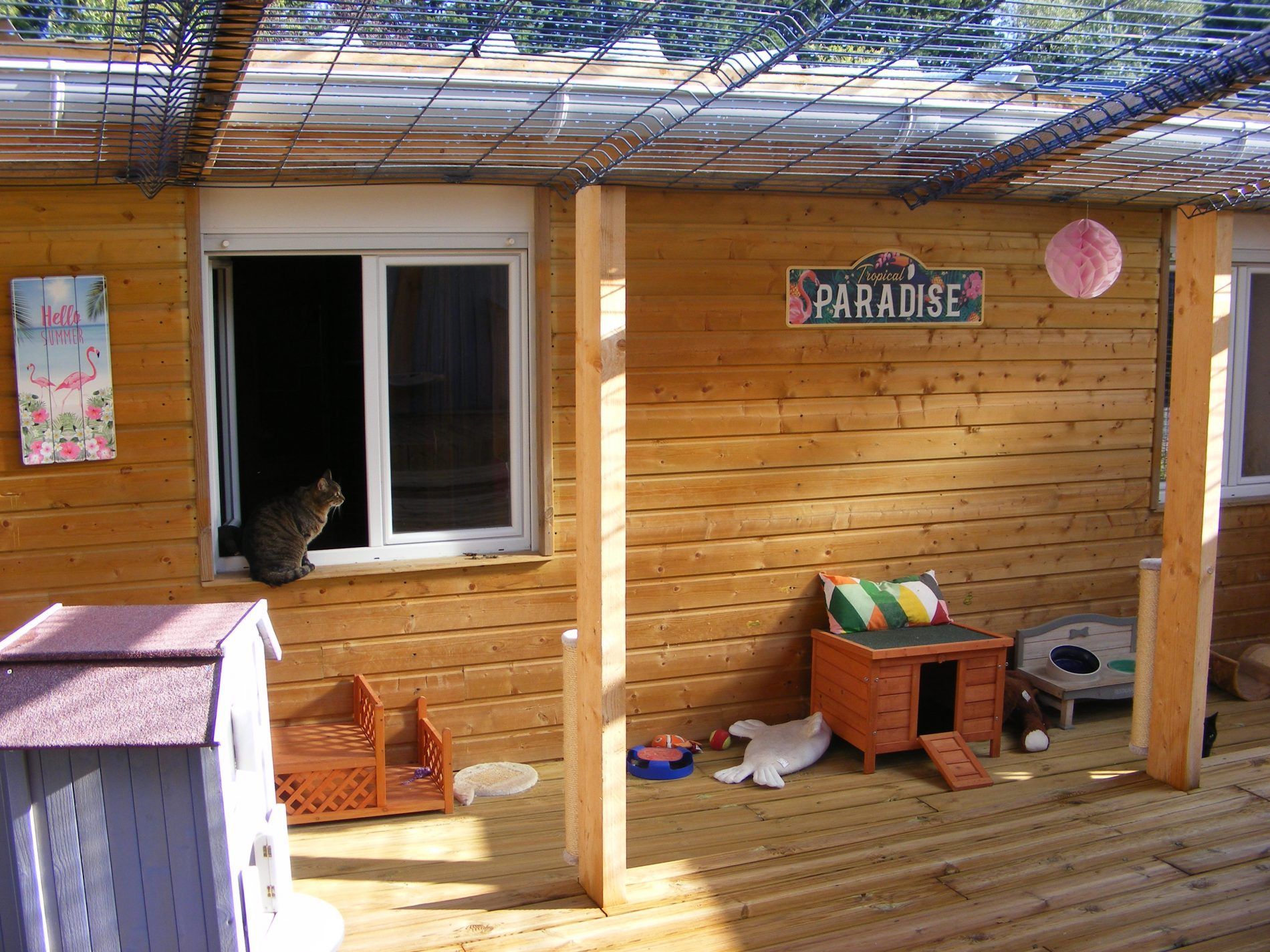 Devanture de la pension.