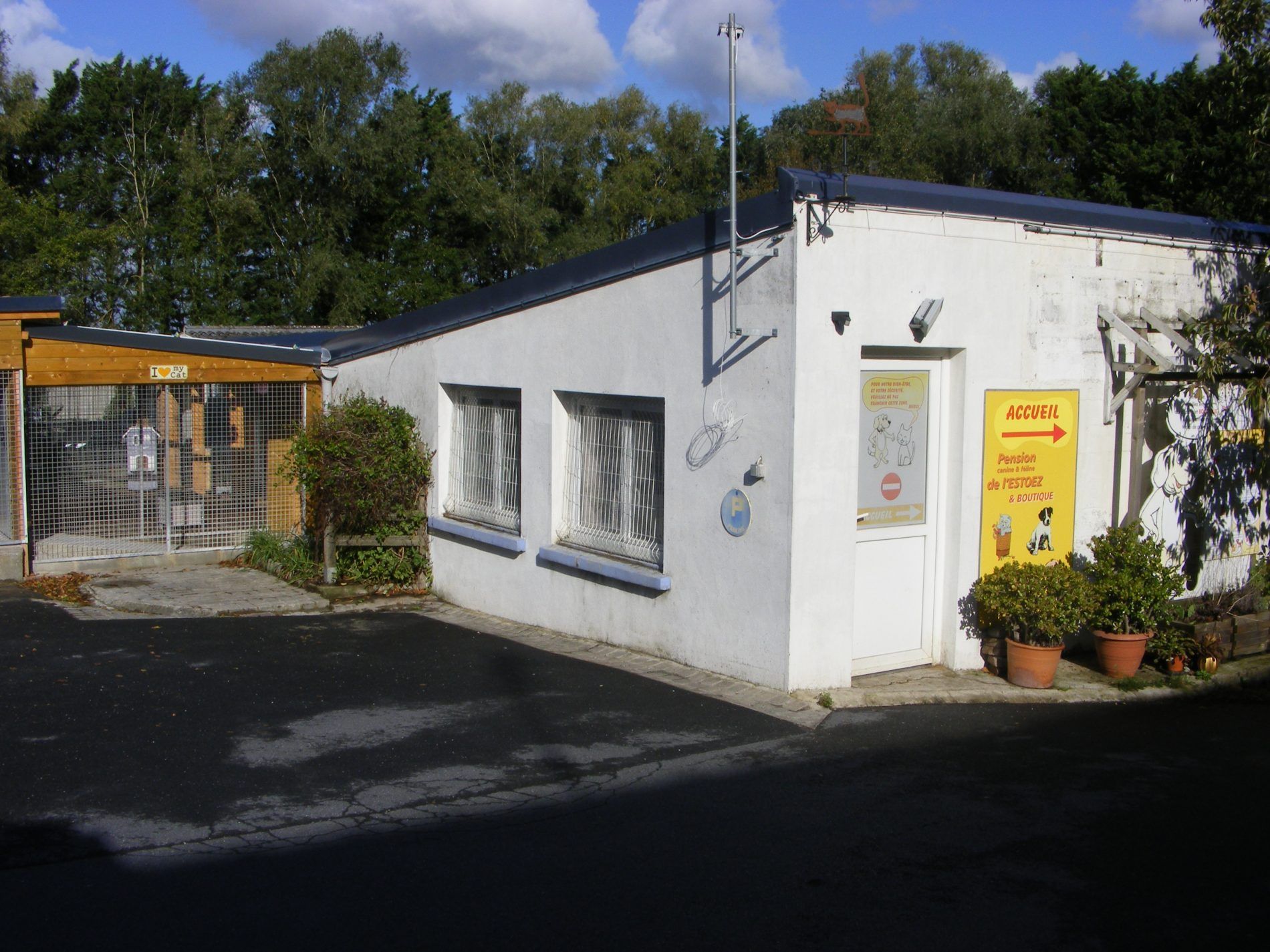 Prise de vue extérieure de la pension.