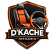 Logotipo de D'KACHE TAPICERIA con asiento de coche y volante en negro, naranja y gris sobre un emblema en forma de escudo.