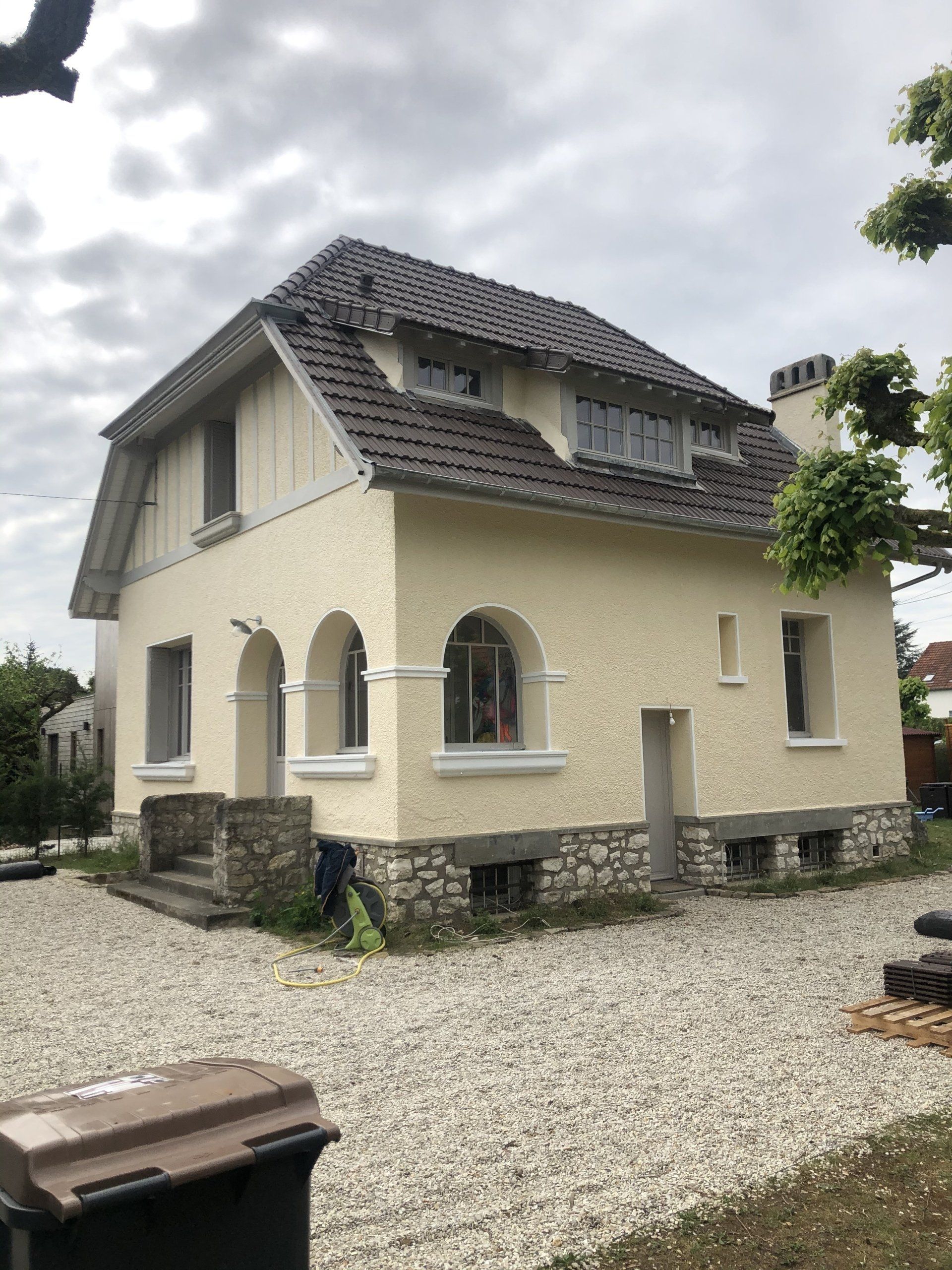 Maison ancienne avec façade rénovée