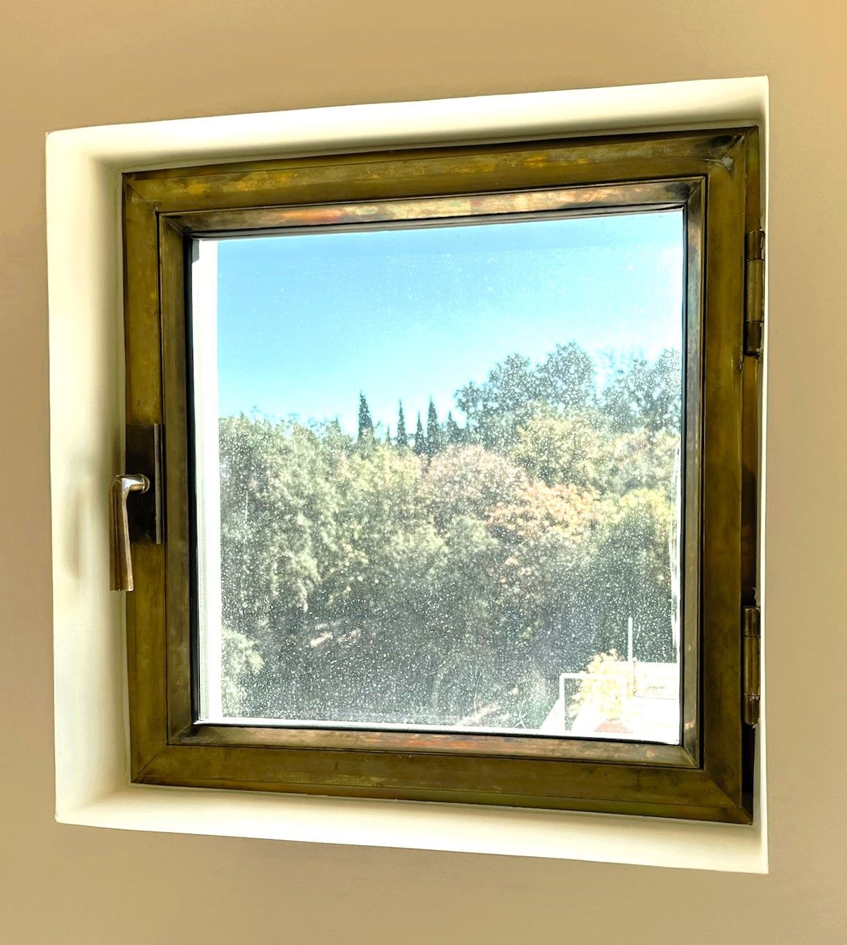 Petite fenêtre intérieure