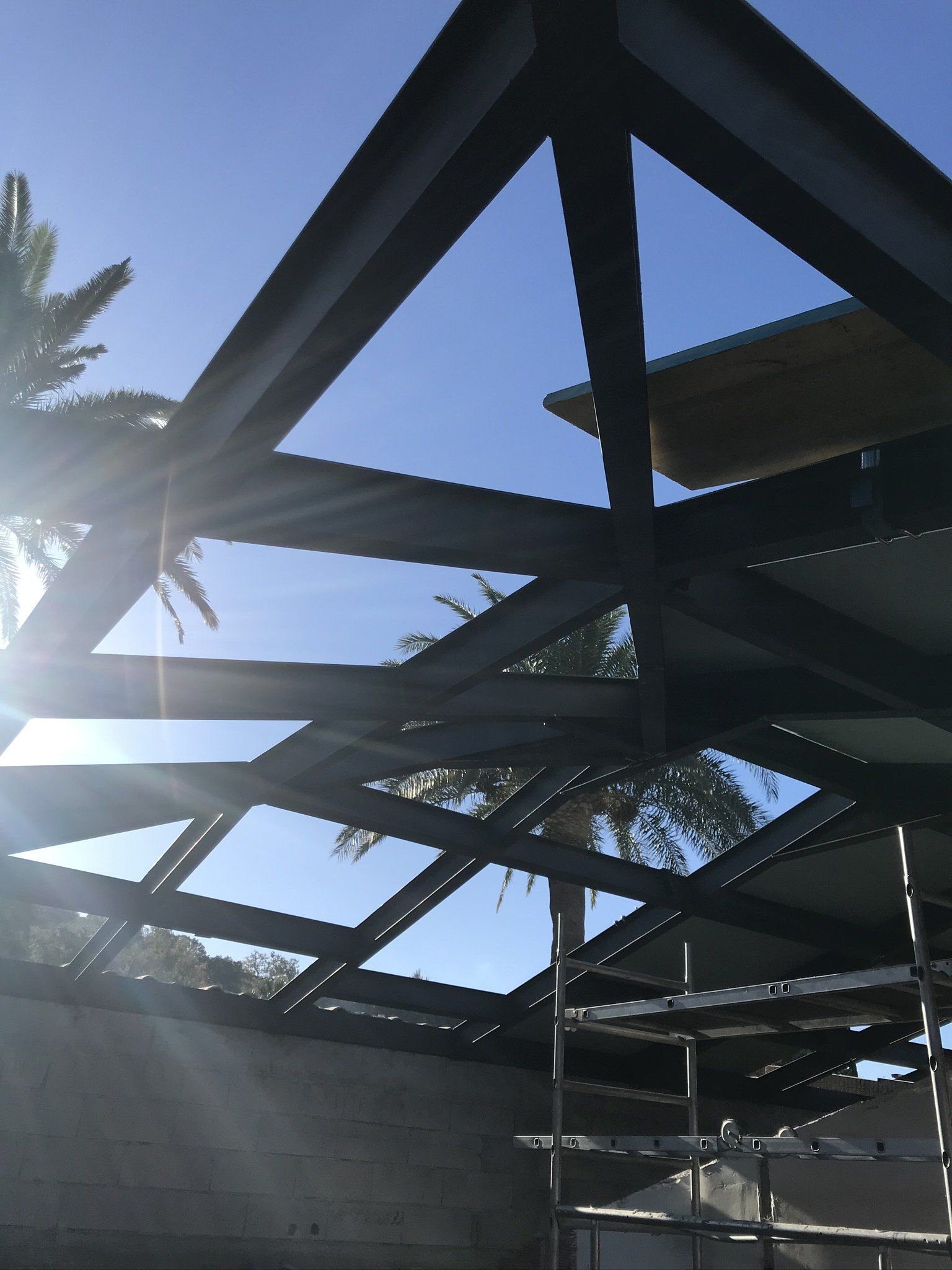 Charpente noir extérieure