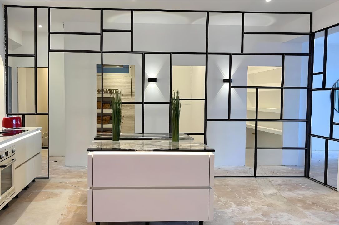 Verrière intérieure donnant sur cuisine