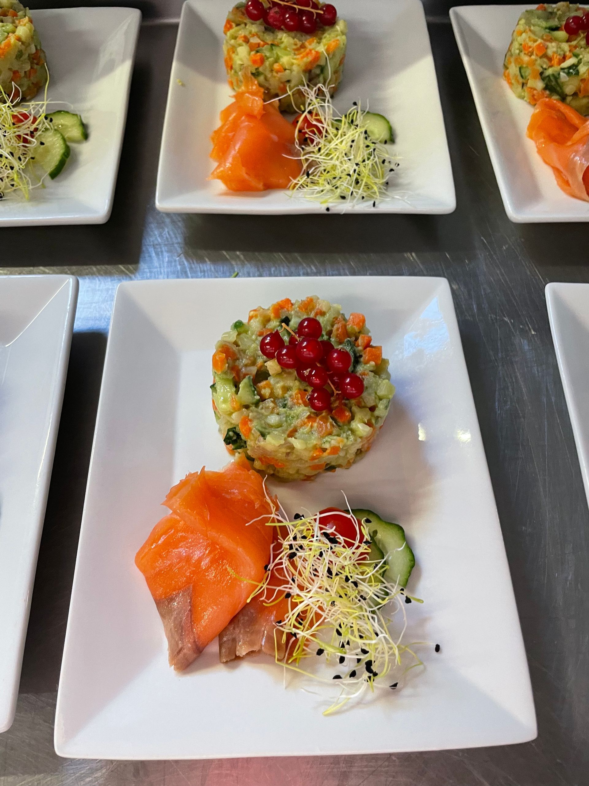 Repas dînatoire assis dans un hippodrome