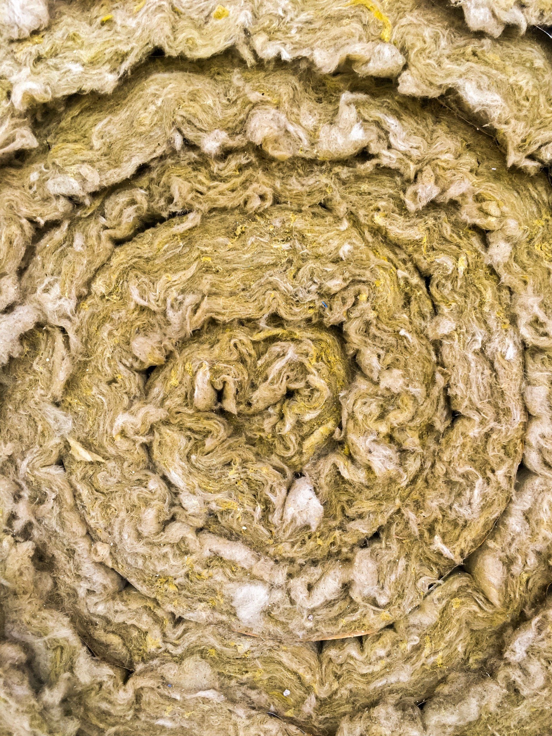 Isolation du toit avec des panneaux compacts