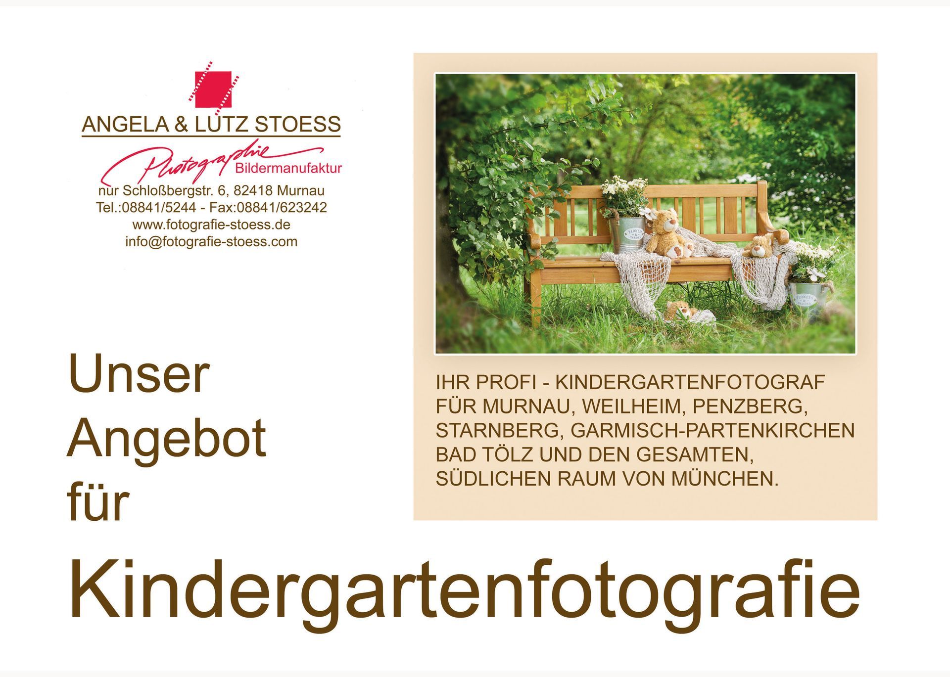 Titelseite mit Angebot für Kindergartenfotografie und einem Foto eines Holzhauses im Grünen.