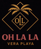 Logotipo negro y dorado de &ldquo;Oh La La Vera Playa&rdquo; con palmeras dentro de un diamante.