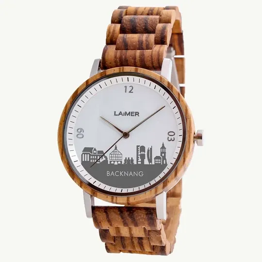 Werfen Sie einen Blick in unsere edlen Schmuck- und Uhrenkollektionen. Uhr mit Lederarmband