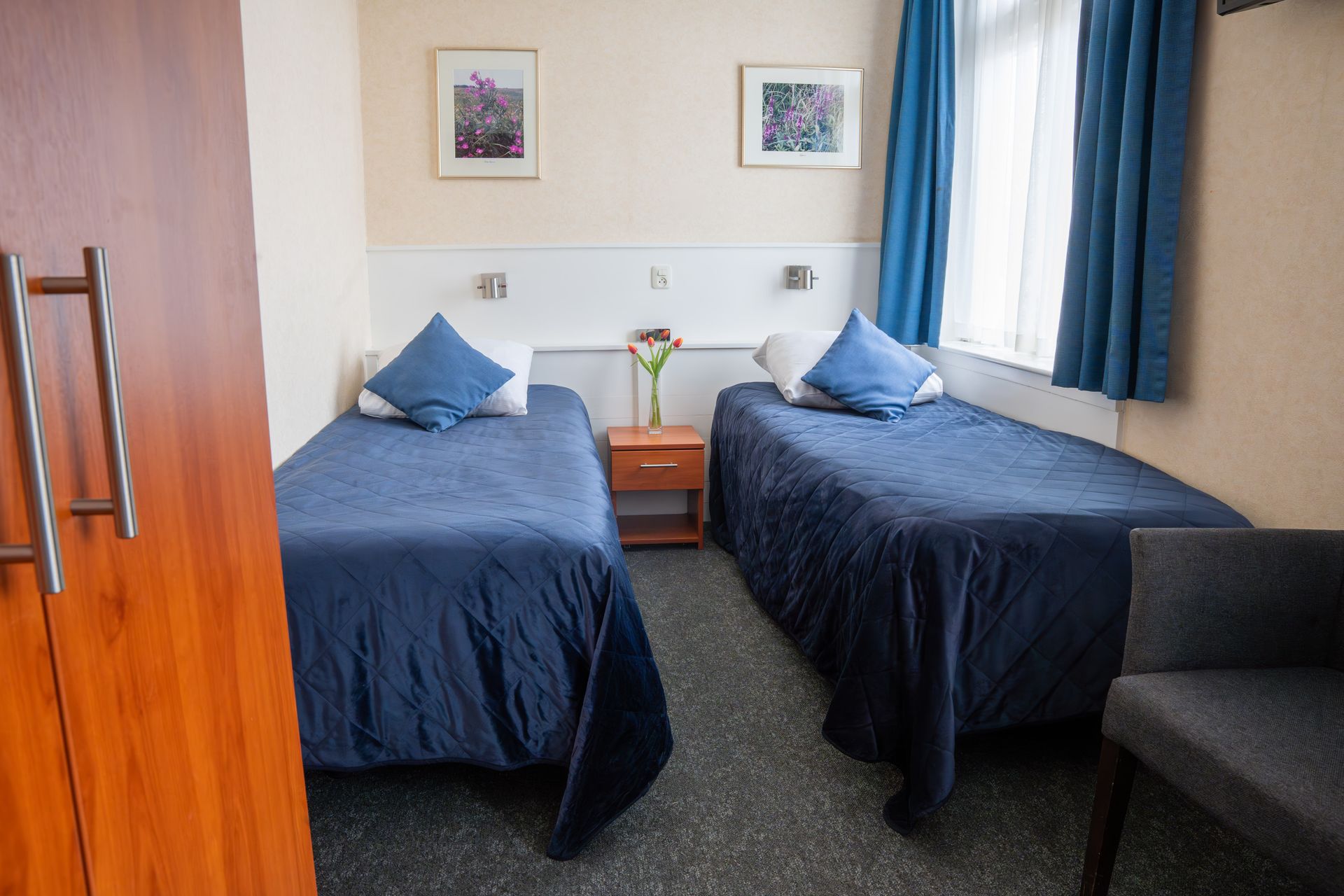 Economy tweepersoons kamer bij Hotel Oepkes in West Terschelling.