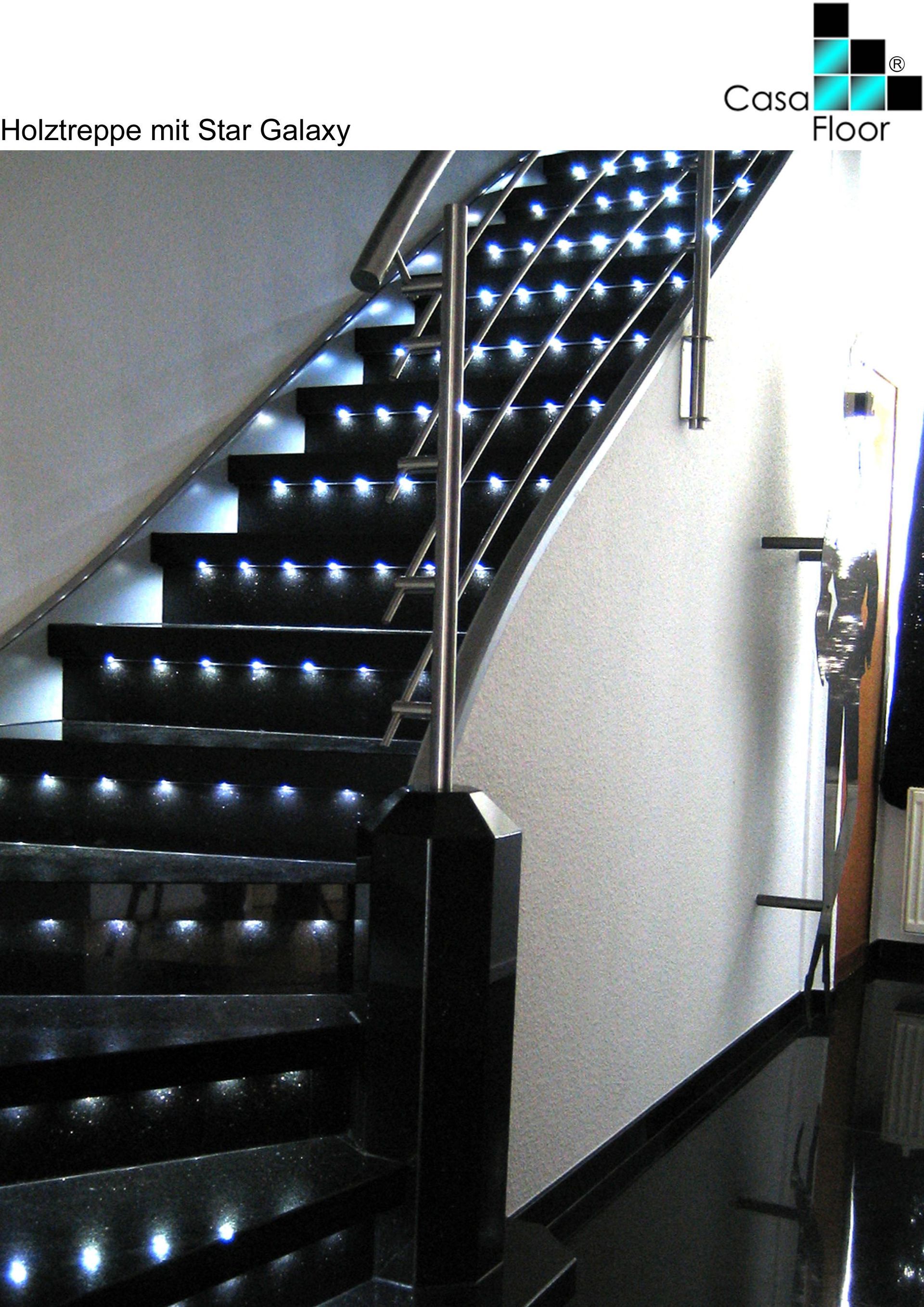 Treppe aus Stein mit Stufenbeleuchtung