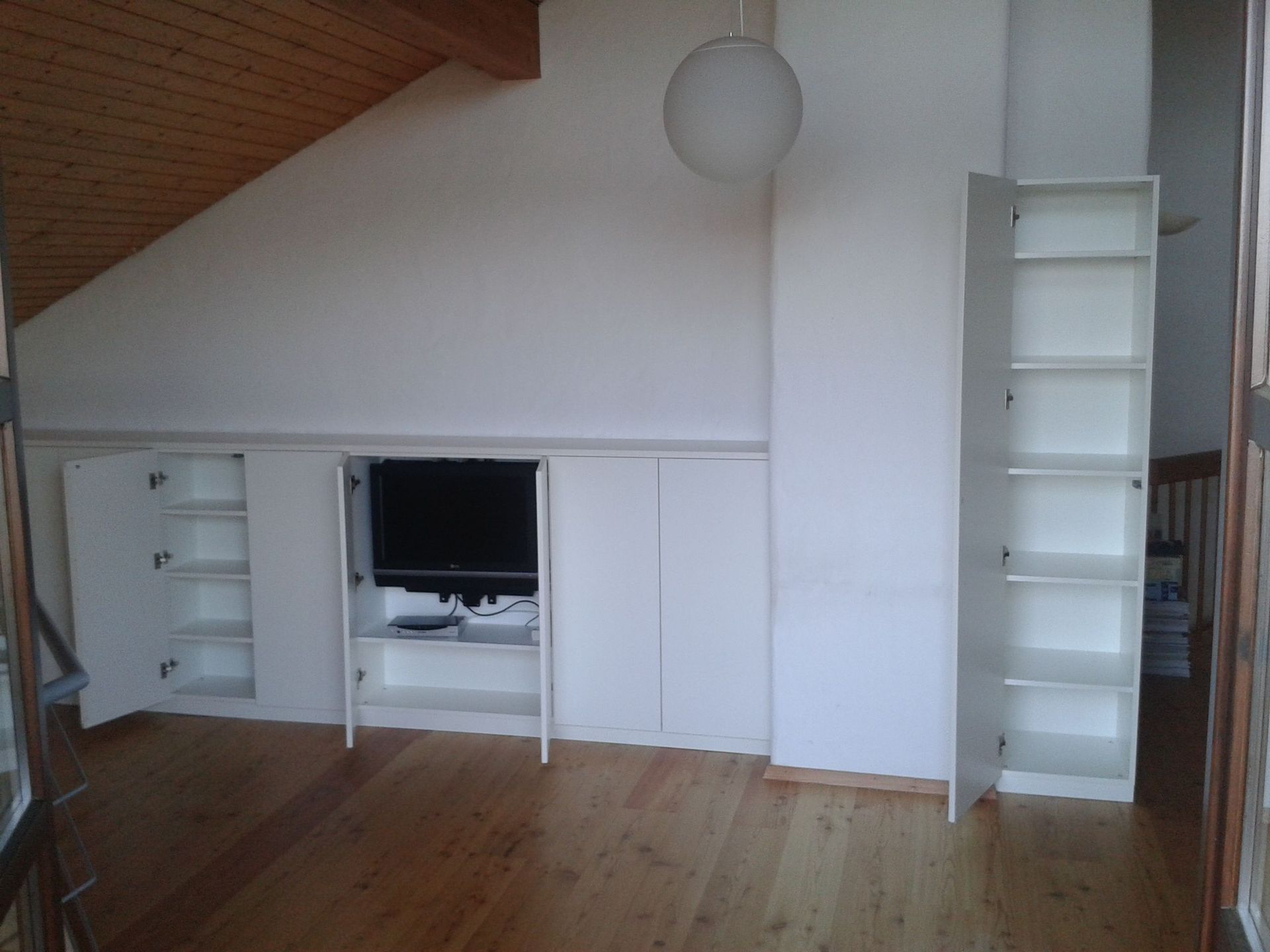 Einbauschrank nach Renovierung eines Raums