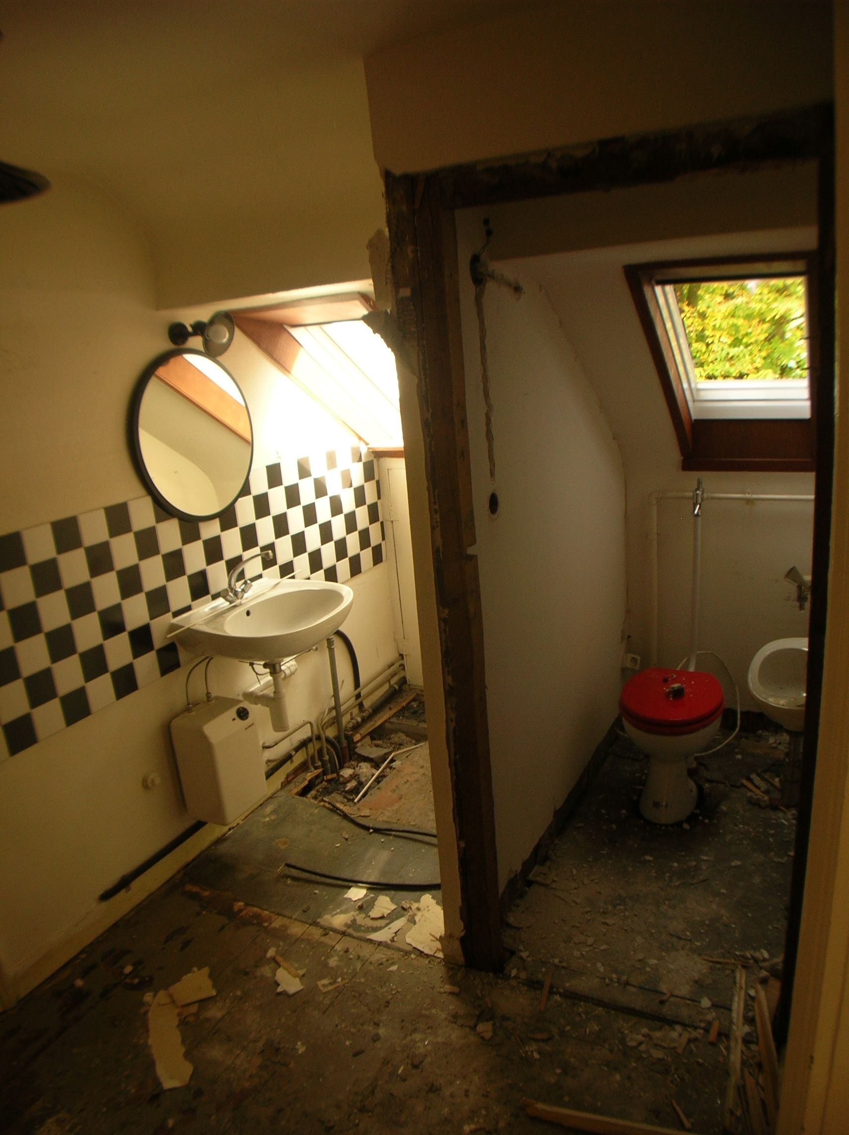 Badezimmer vor der Renovierung