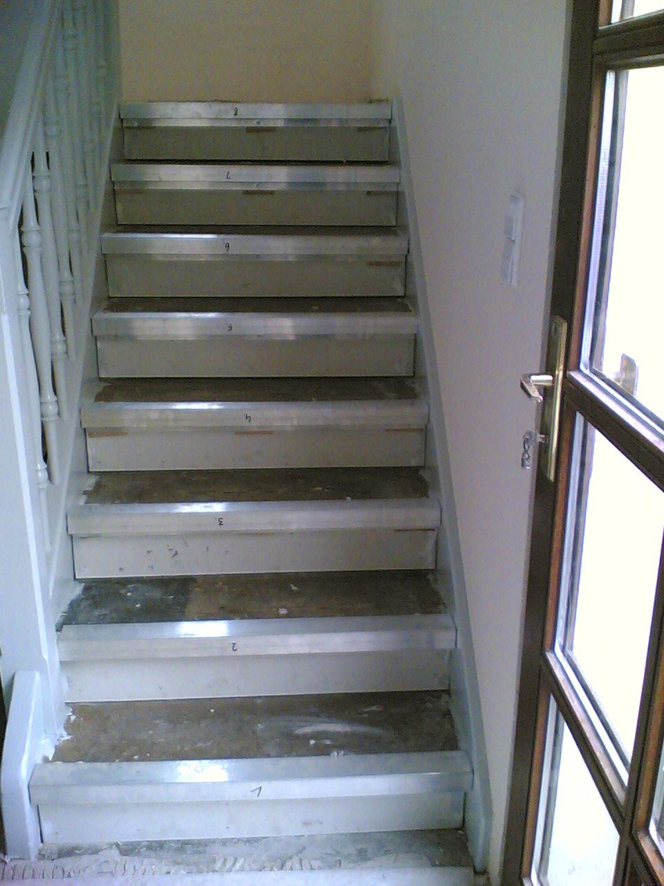 Treppenhaus vor der Renovierung