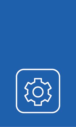 Weißes Zahnradsymbol in einem weiß umrandeten Quadrat auf blauem Hintergrund.