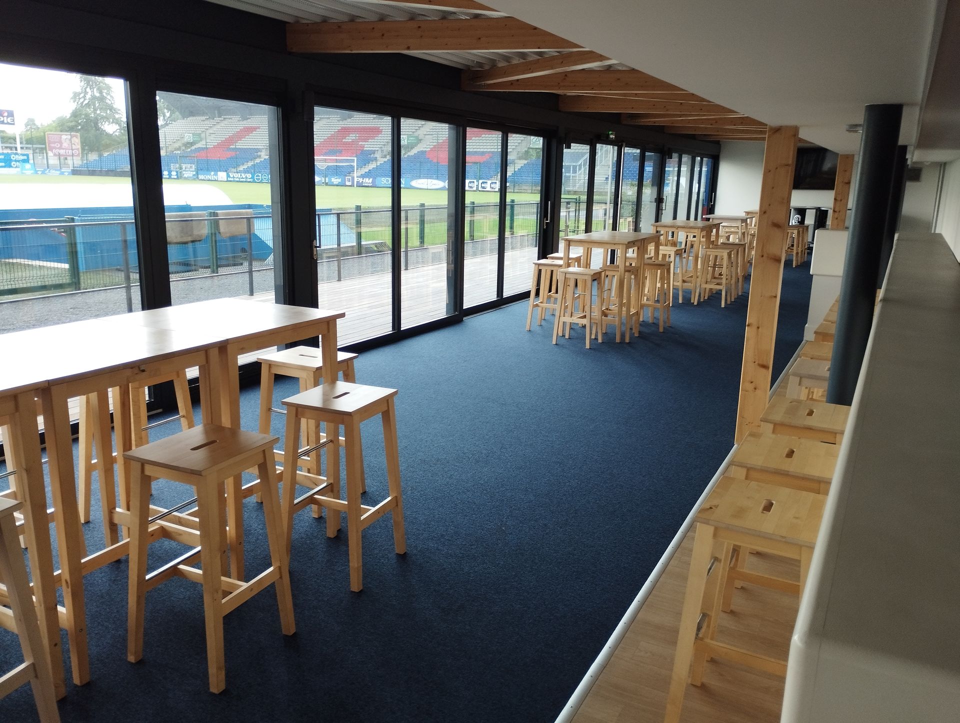 Moquette de tribune d'honneur du stade