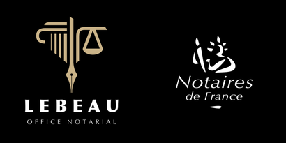 Logo noir et or pour LeBeau Office Notarial représentant une plume, une balance de la justice et une colonne stylisée.
