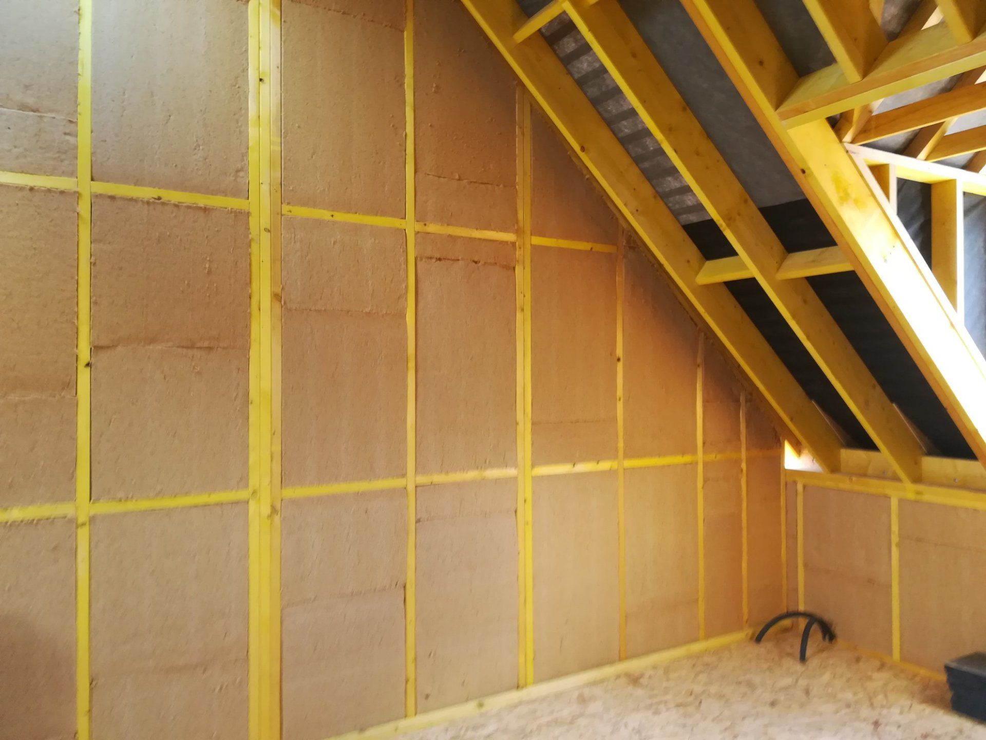 Ossature en bois avec isolation vue de l'intérieur