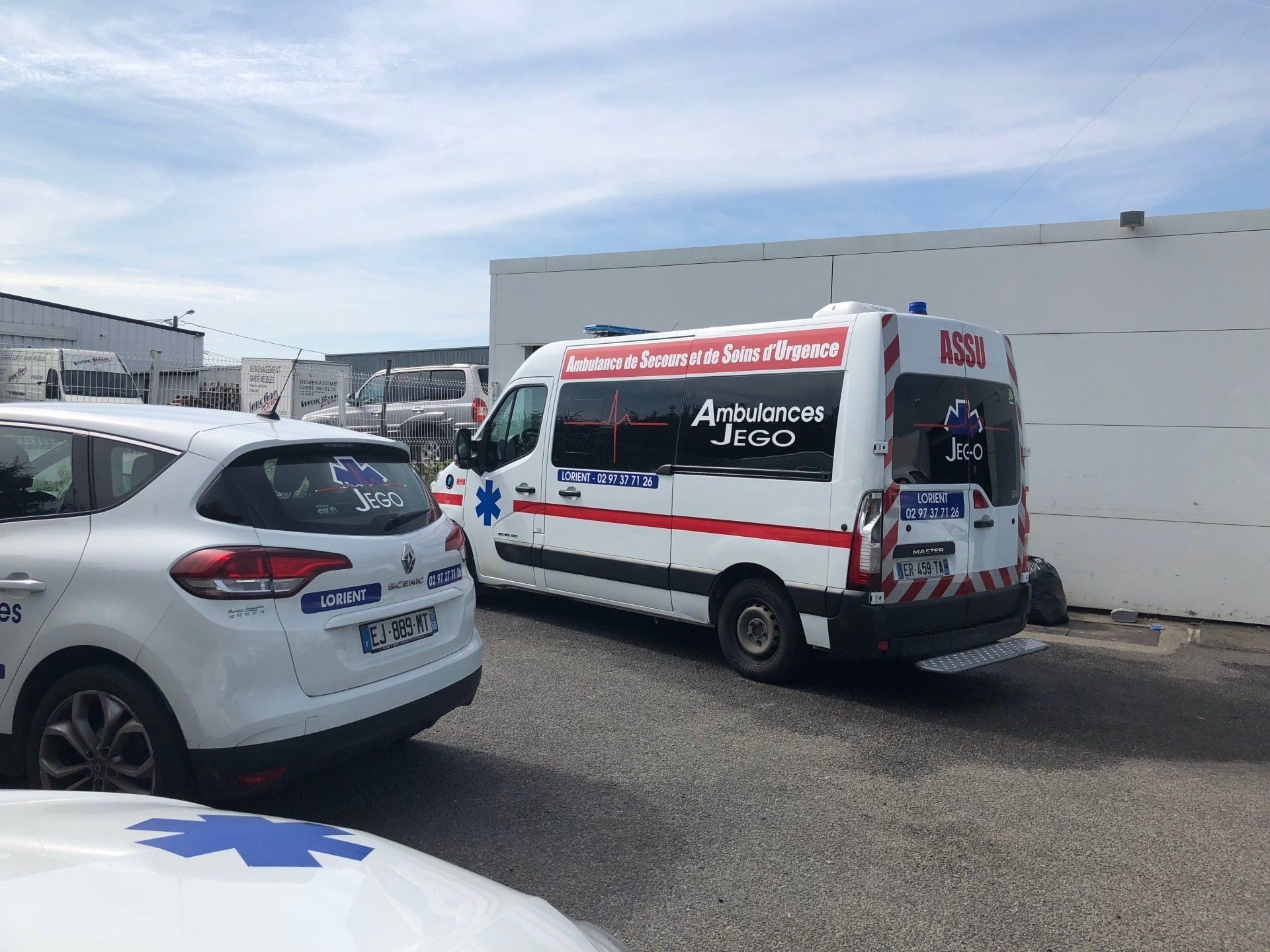Des véhicules des Ambulances Daniel Jego.