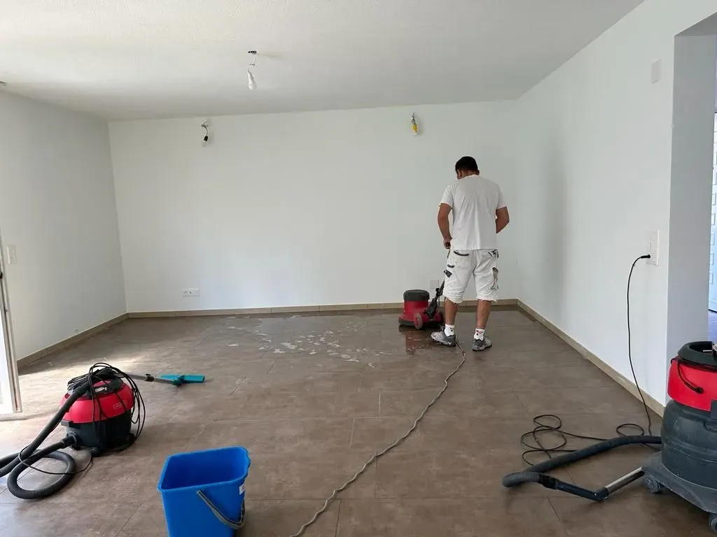 Impresa di Pulizie e Manutenzioni Generali
